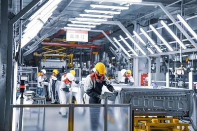 重慶工廠產能加速 長城炮專列火速進京