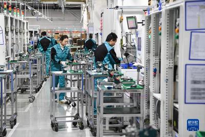 新春走基層丨春寒料峭中的熱火朝天——重慶節(jié)后生產(chǎn)建設(shè)一線見聞